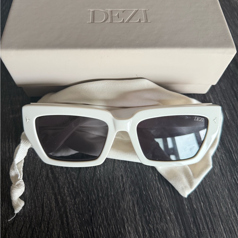 Dezi White Sunglasses